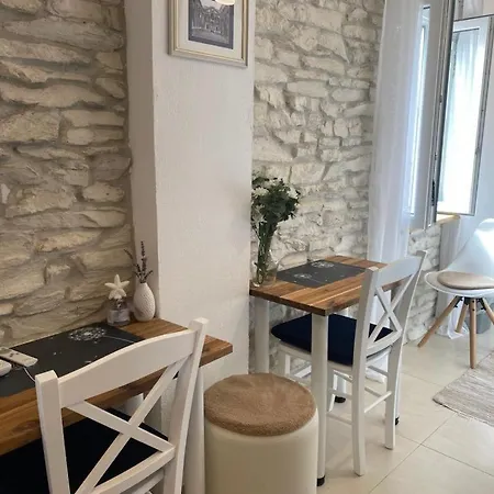 Cozy Seaview Retreat Сплит