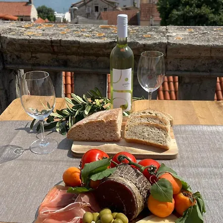 Cozy Seaview Retreat Split