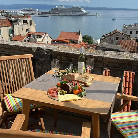 Cozy Seaview Retreat * Split