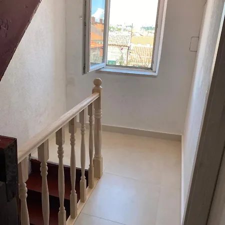 Cozy Seaview Retreat